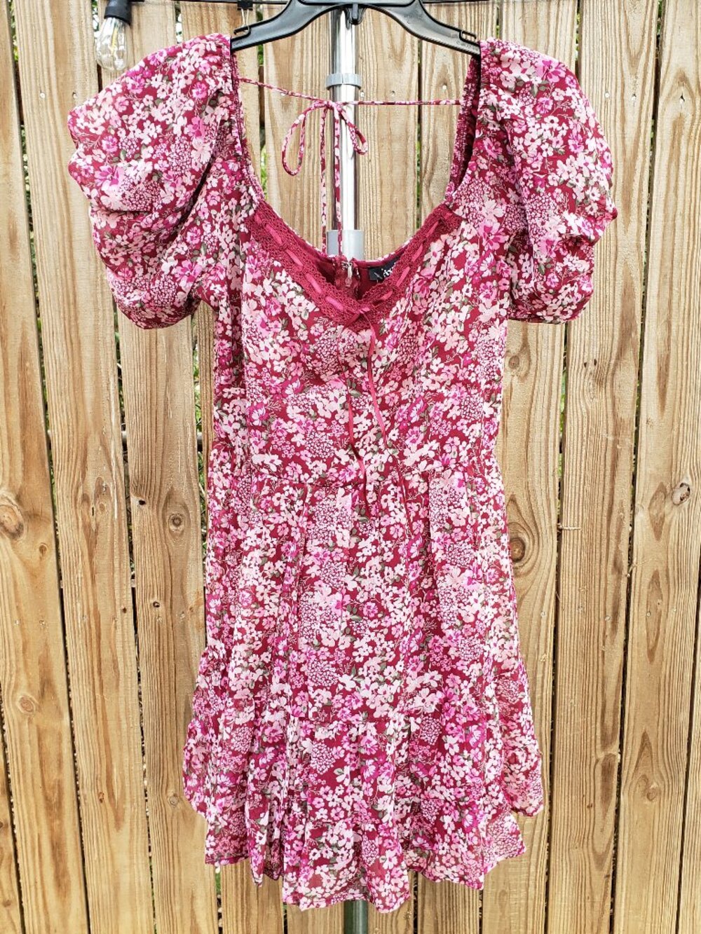 BNWT TRIXXI velvet red / bright white floral mini lined (L)